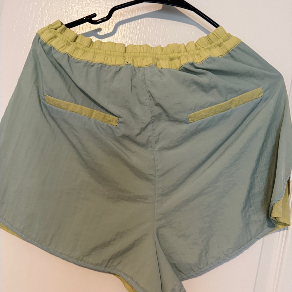 Women's suit, shorts, and windbreaker, Zara, size M - Picture 4 of 8